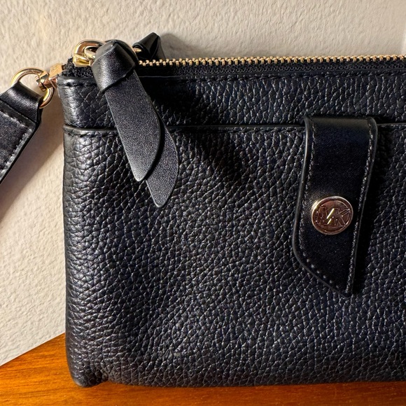 Michael Kors Medium Pebbled Leather Double-Zip Crossbody Bag in Black - Picture 7 of 15